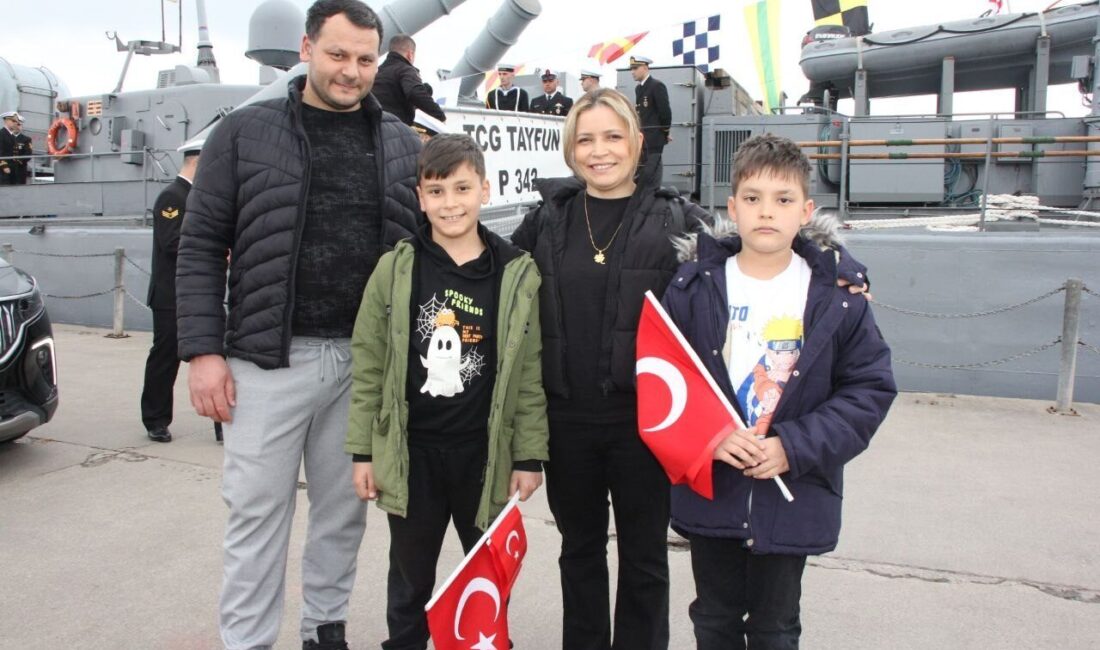 KOCAELİ (AA) – Kocaeli'nin İzmit ilçesinde, 23 Nisan Ulusal Egemenlik