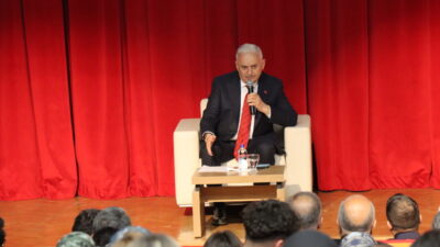 - "Yapay zeka insanın zekasının önüne geçer diye de düşünmeyin.