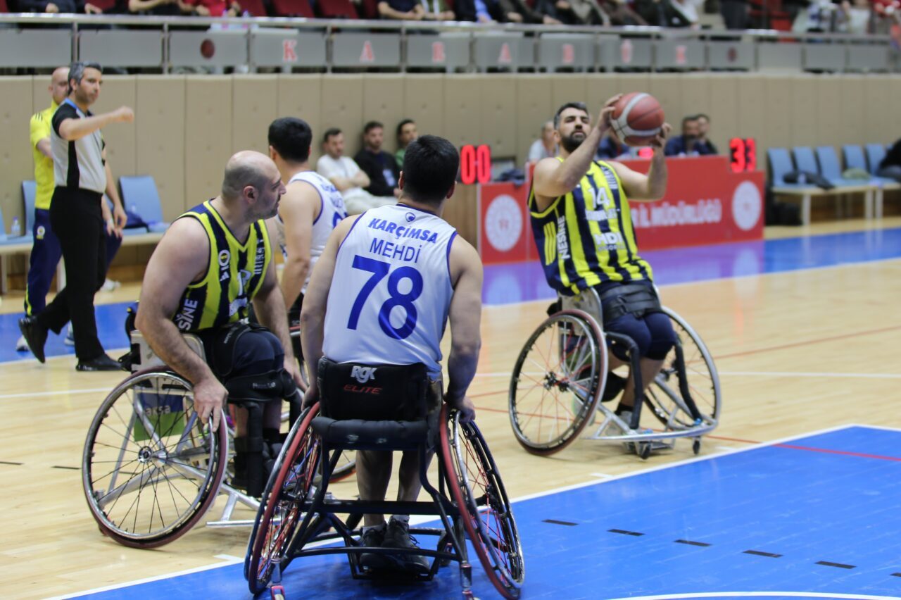 - Karabük Demir Kartalspor: 44 - Fenerbahçe İstanbul Jet: 96