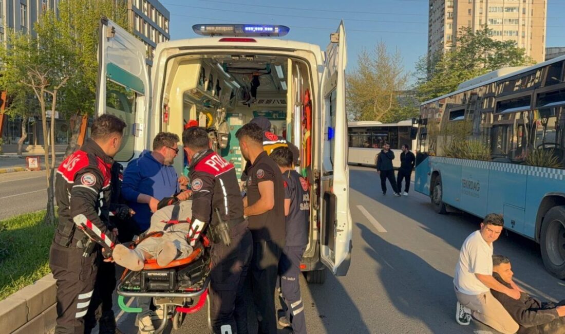 TEKİRDAĞ (AA) – Tekirdağ’ın Çorlu ilçesinde durakta yolcu indiren belediye