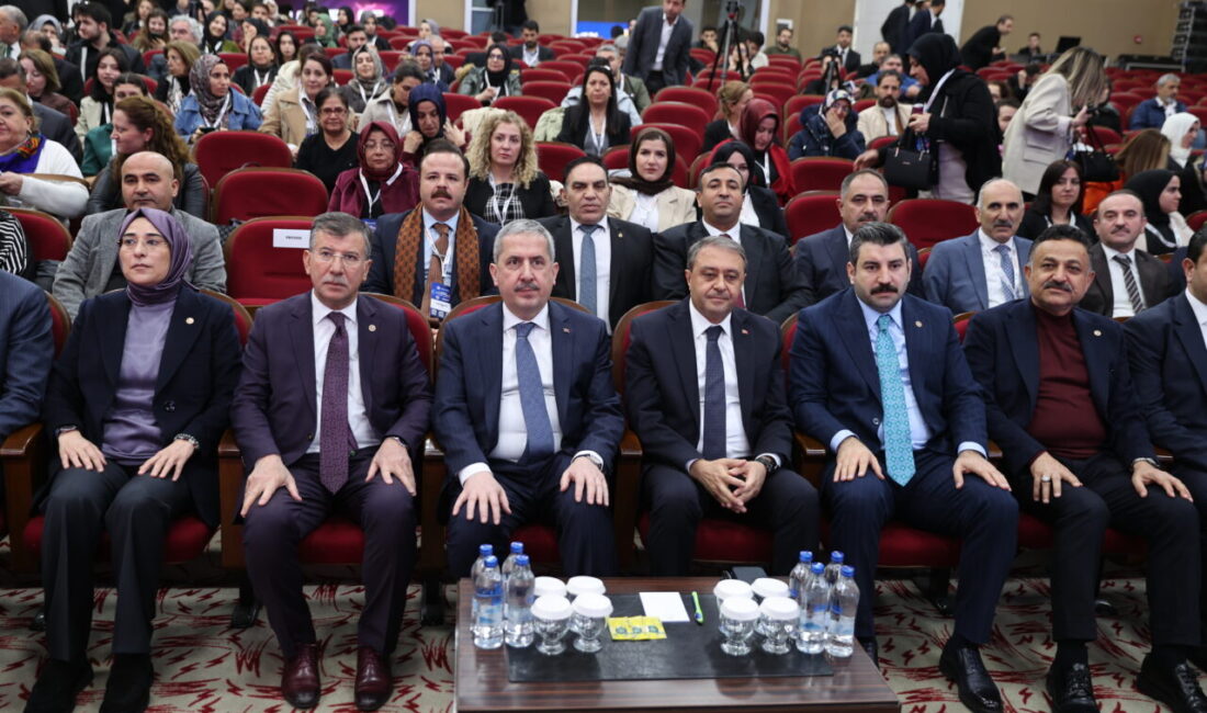 - "2024 yılı itibarıyla Türkiye'de e-ticaret hacmi bir önceki yıla