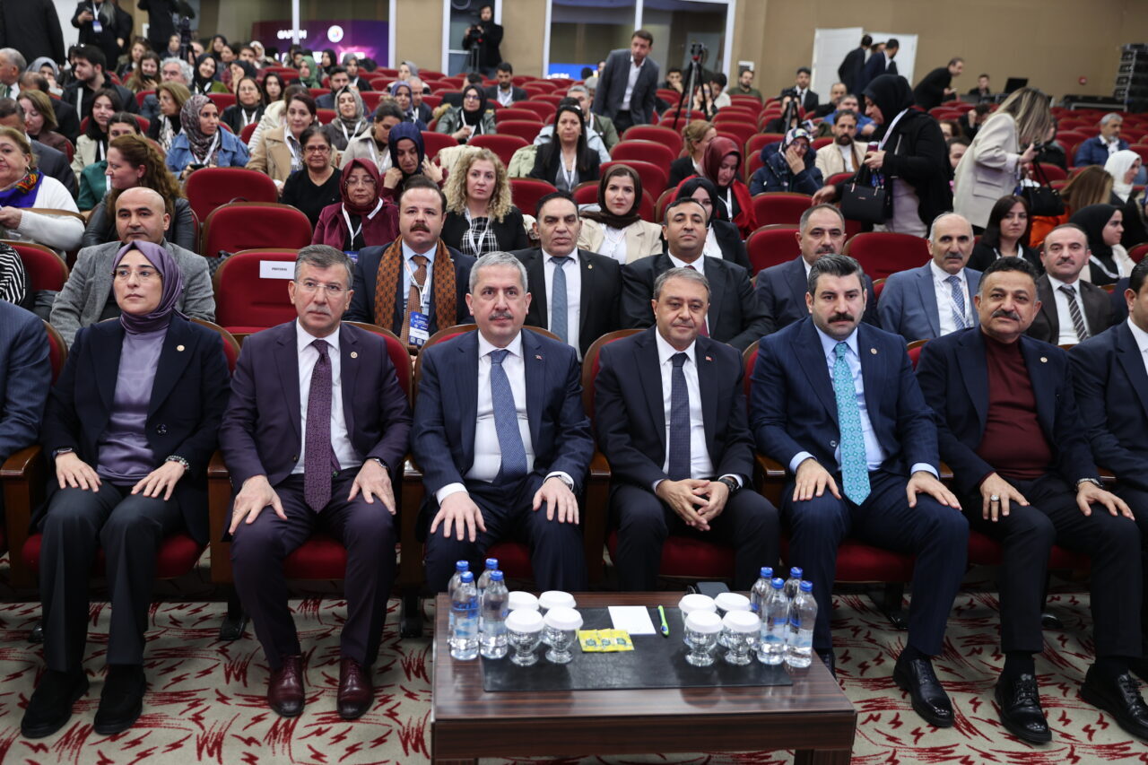 - "2024 yılı itibarıyla Türkiye'de e-ticaret hacmi bir önceki yıla