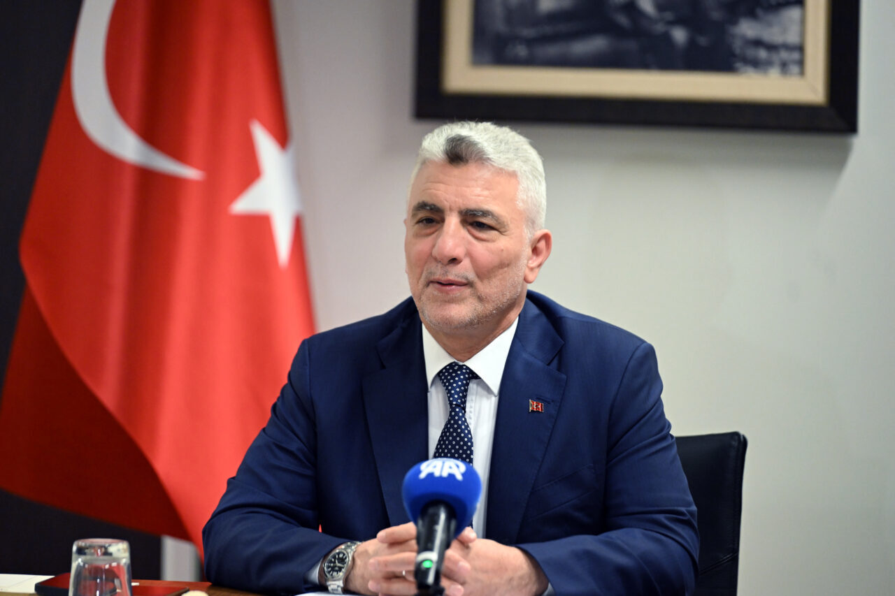 - "Türkiye, dünyada politika belirleyen ve oyun kuruculuk yapan 4-5