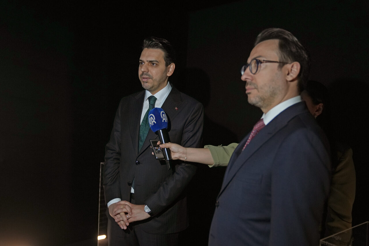 - Anadolu Ajansı Yönetim Kurulu Başkanı ve Genel Müdürü Serdar