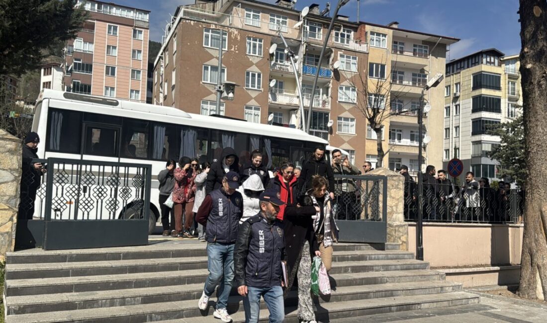 - Polis ekipleri yaptıkları çalışmada, yaklaşık 2,4 milyar liralık para