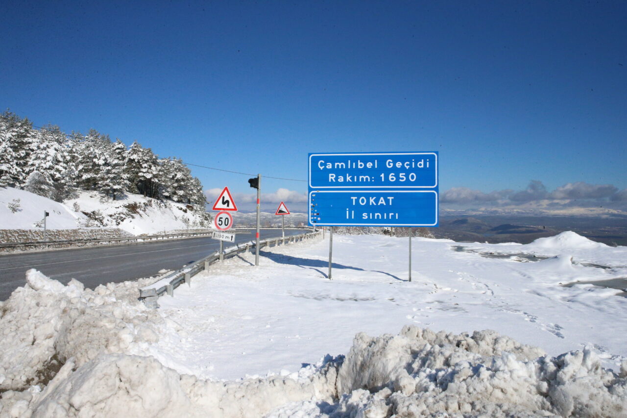 TOKAT (AA) – Tokat-Sivas kara yolunda etkili olan yağışın ardından