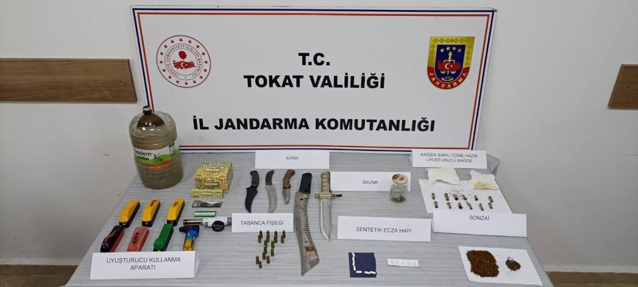 TOKAT (AA) – Tokat'ta düzenlenen uyuşturucu operasyonunda 4 şüpheli gözaltına