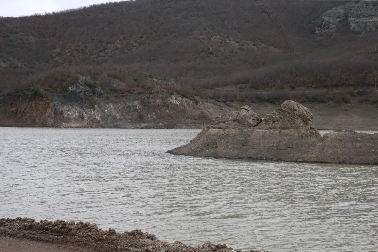 TOKAT (AA) – Tokat'ta Almus Baraj Gölü'nün seviyesi, kış mevsimindeki