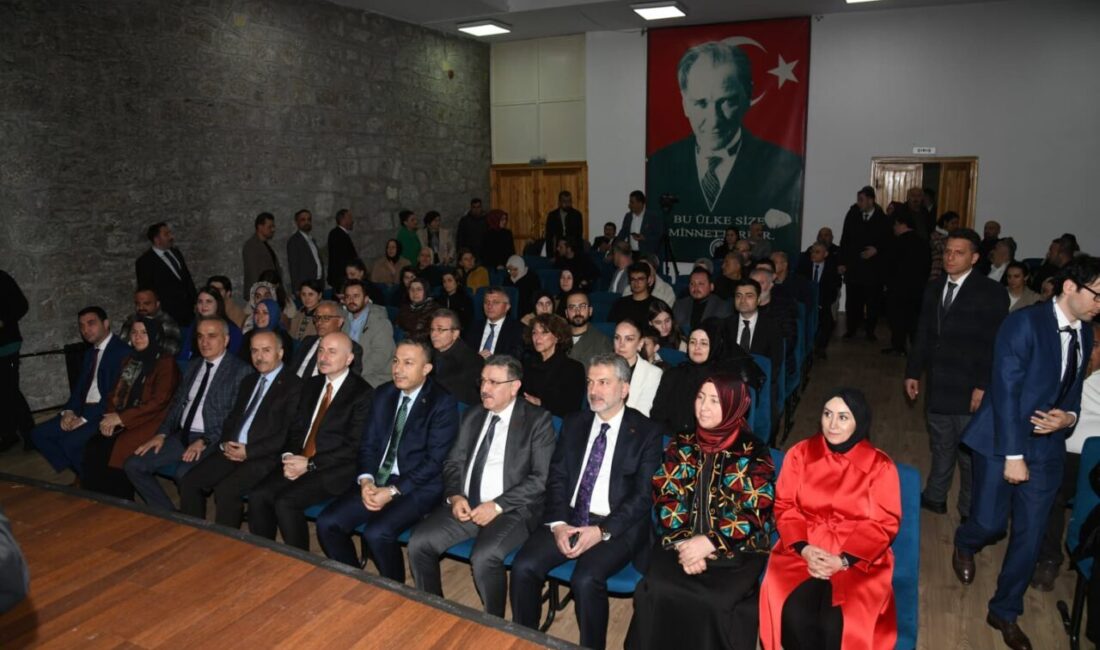 TRABZON (AA) – Trabzon'da Hüseyin Kazaz Kültür Merkezi'nin açılışı "Muhacirlik"