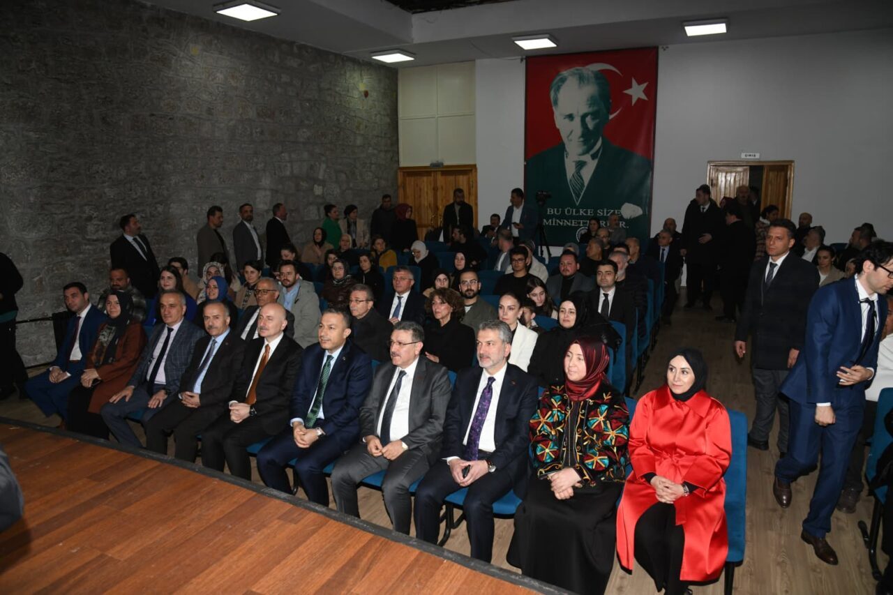 TRABZON (AA) – Trabzon'da Hüseyin Kazaz Kültür Merkezi'nin açılışı "Muhacirlik"