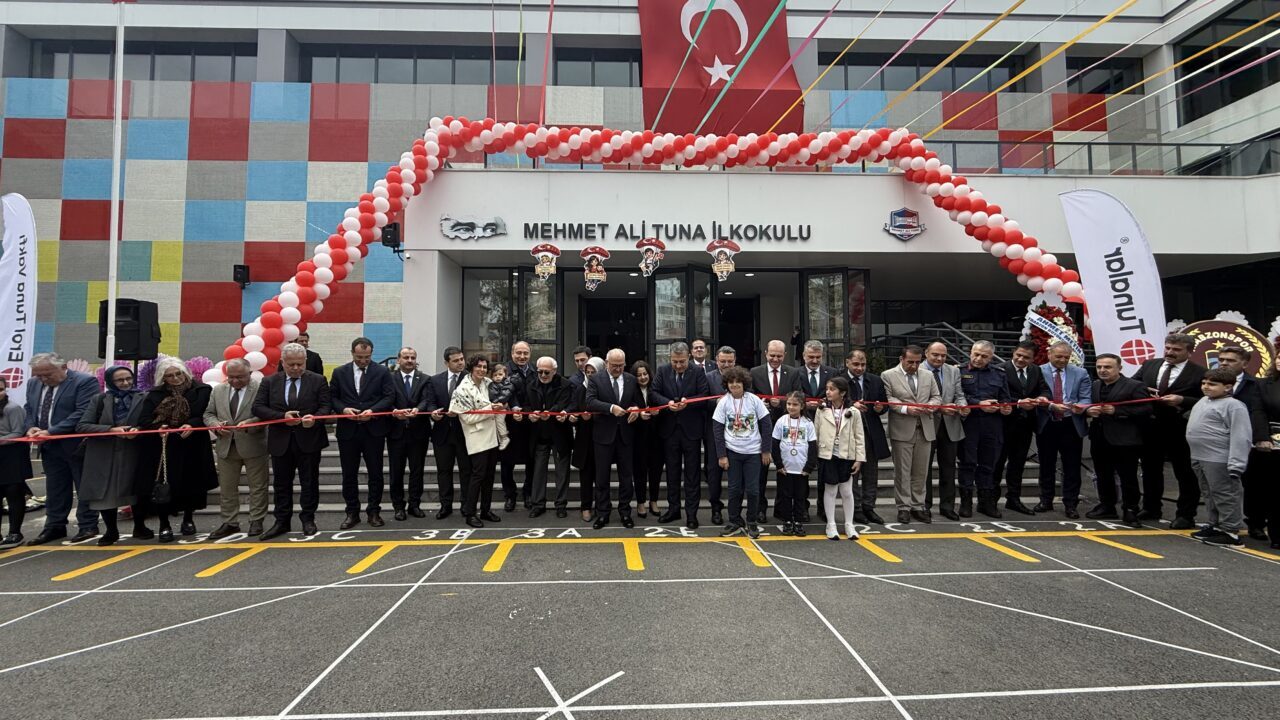 TRABZON (AA) – Trabzon'un Ortahisar ilçesinde yapımı tamamlanan 24 derslikli