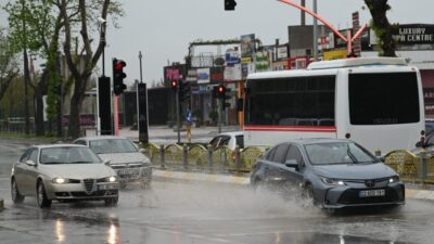 EDİRNE (AA) – Edirne, Kırklareli ve Tekirdağ'da sağanak etkili oluyor.