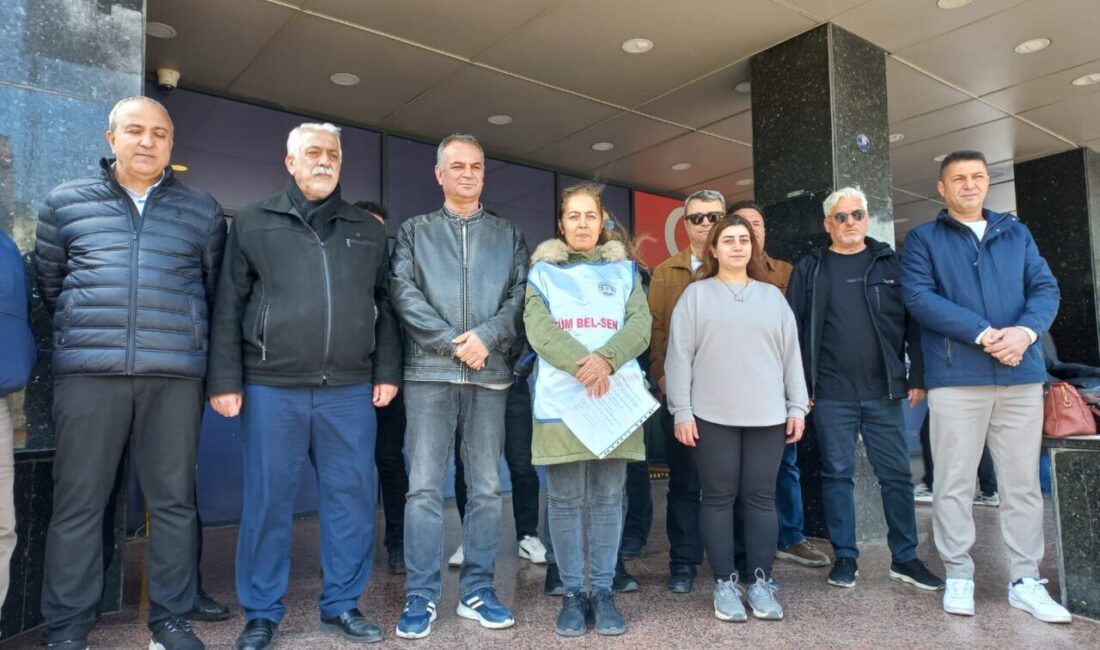 İZMİR (AA) – İzmir'in Buca Belediyesi çalışanları, Toplu İş Sözleşmesi