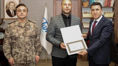 TUNCELİ (AA) – Tunceli boğulma tehlikesi geçiren kız çocuğunu kurtaran