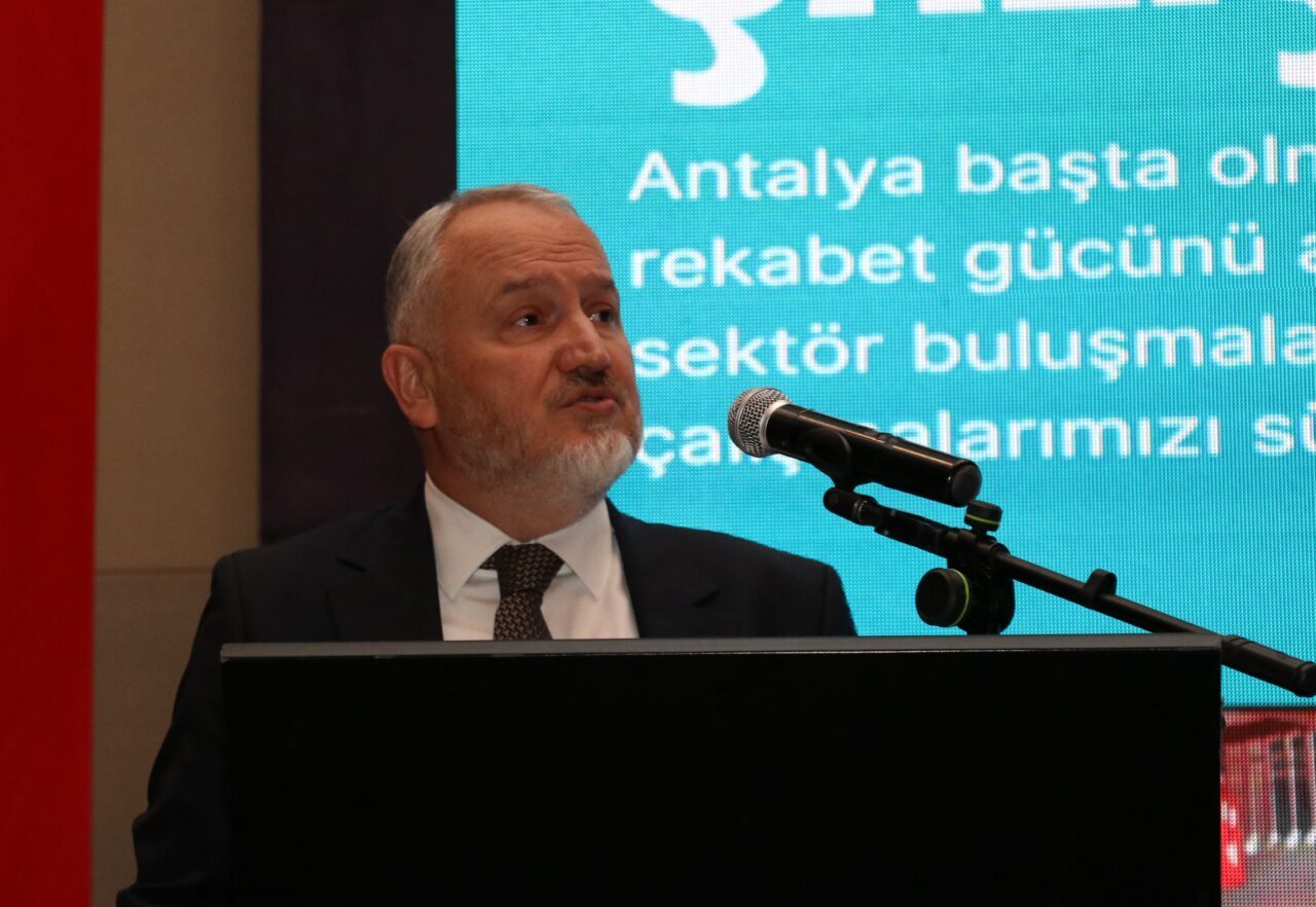 - Akdeniz Turistik Otelciler ve İşletmeciler Birliği Başkanı Kaan Kaşif