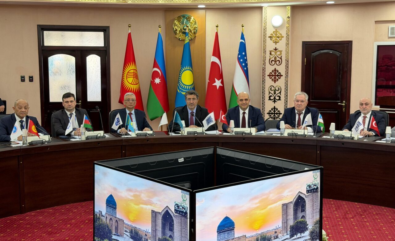 - Türkiye Bankalar Birliği Yönetim Kurulu Başkanı Alpaslan Çakar:
- "Türk