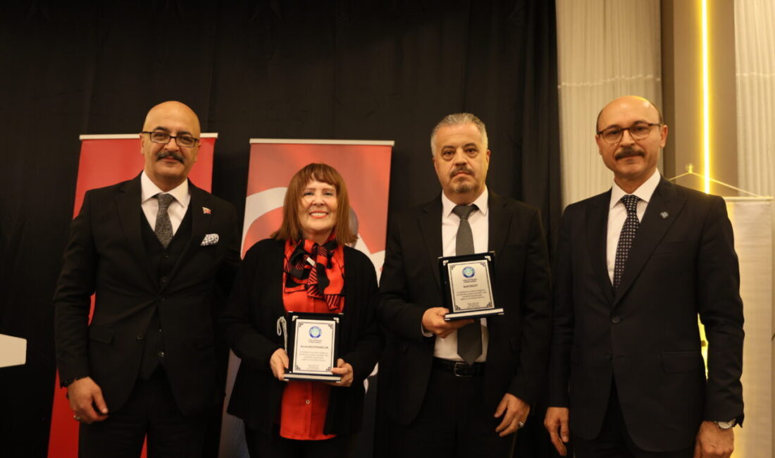 EDİRNE (AA) – Türk Eğitim-Sen Genel Başkanı Talip Geylan, Edirne'de