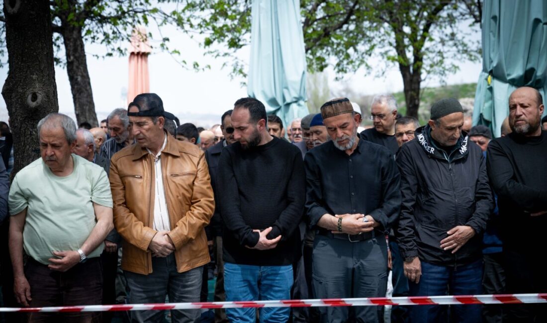 ANKARA (AA) – Türk Eğitim-Sen üyeleri, Şanlıurfa ve Kahramanmaraş'taki okul