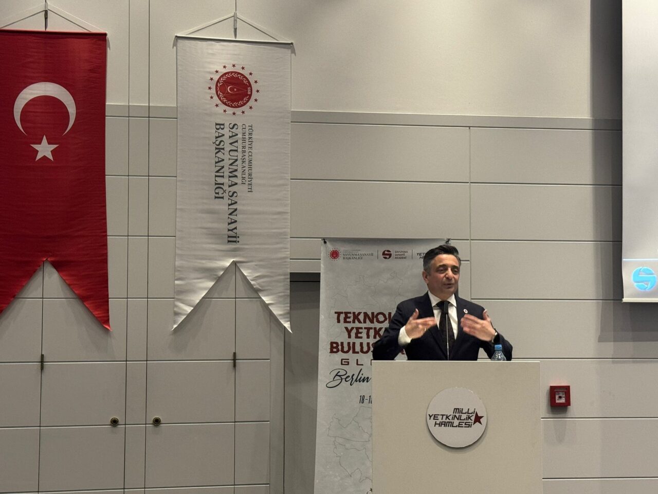 - Cumhurbaşkanlığı Savunma Sanayii Başkan Yardımcısı Prof. Dr. Hakan Karataş:
-