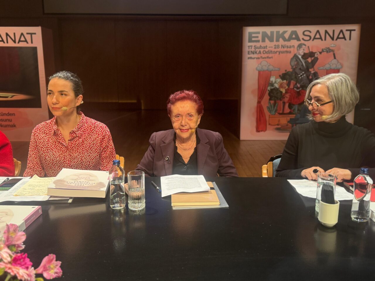 - Prof. Dr. Dikmen Gürün:
- "1950 ile 1980 arası tiyatro