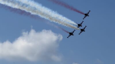 ÇANAKKALE (AA) – Türk Hava Kuvvetlerinin akrobasi timi Türk Yıldızları,