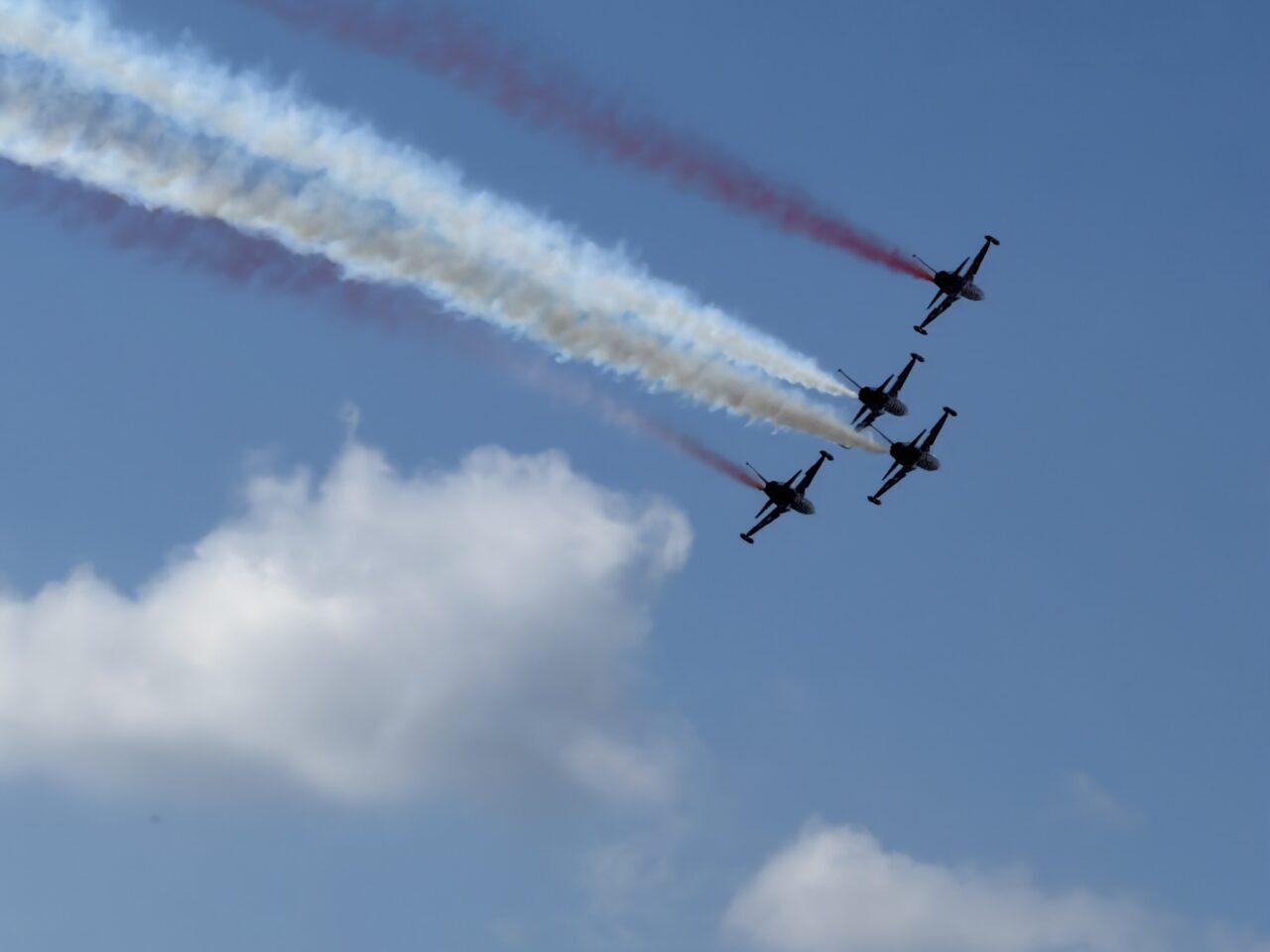 ÇANAKKALE (AA) – Türk Hava Kuvvetlerinin akrobasi timi Türk Yıldızları,