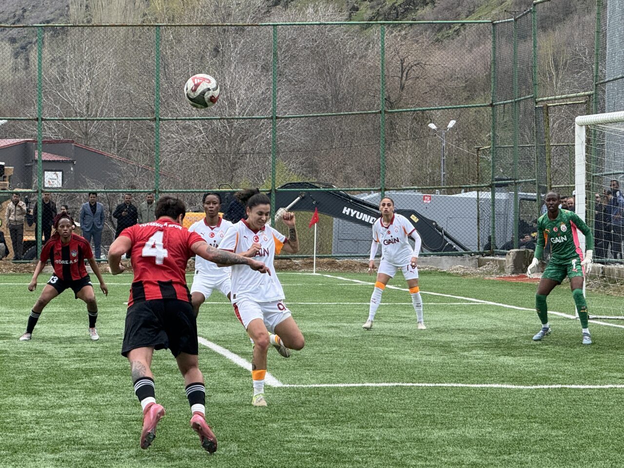 - Yüksekovaspor: 2 - Galatasaray GAİN: 1