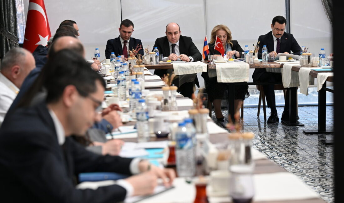 ANKARA (AA) – Türkiye ile Ermenistan arasında Kars-Gümrü demir yolunun