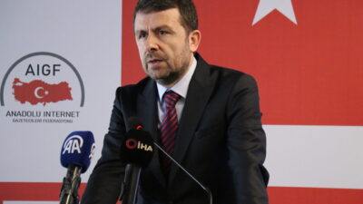 - Basın İlan Kurumu Genel Müdürü Abdulkadir Çay:
- "Akademik bilgiyle