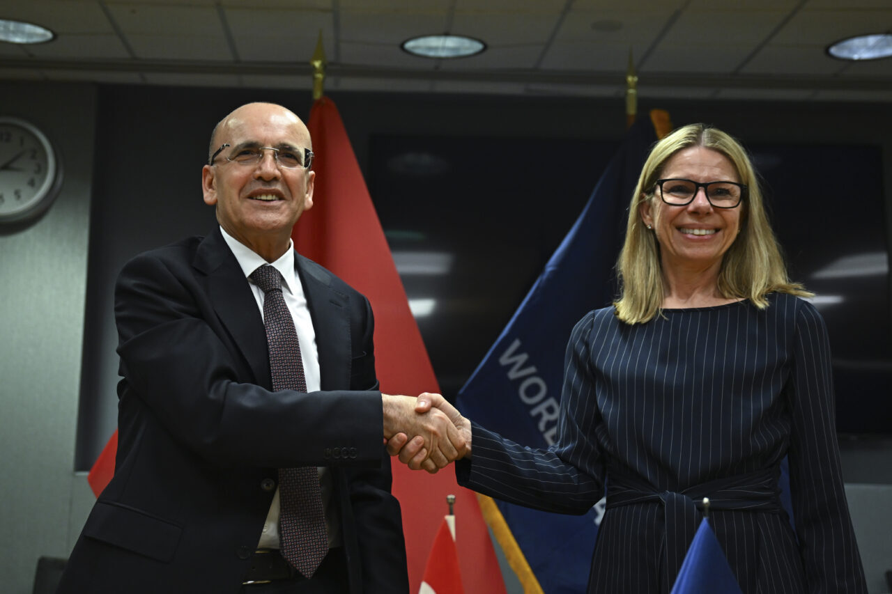 - Hazine ve Maliye Bakanı Mehmet Şimşek:
- "Bu, Dünya Bankasının