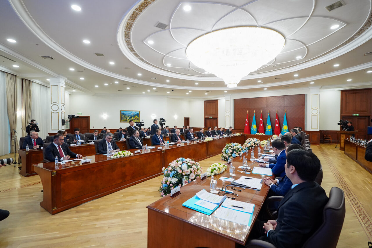 - Cumhurbaşkanı Yardımcısı Cevdet Yılmaz:
- "Türkiye ile Kazakistan arasındaki enerji