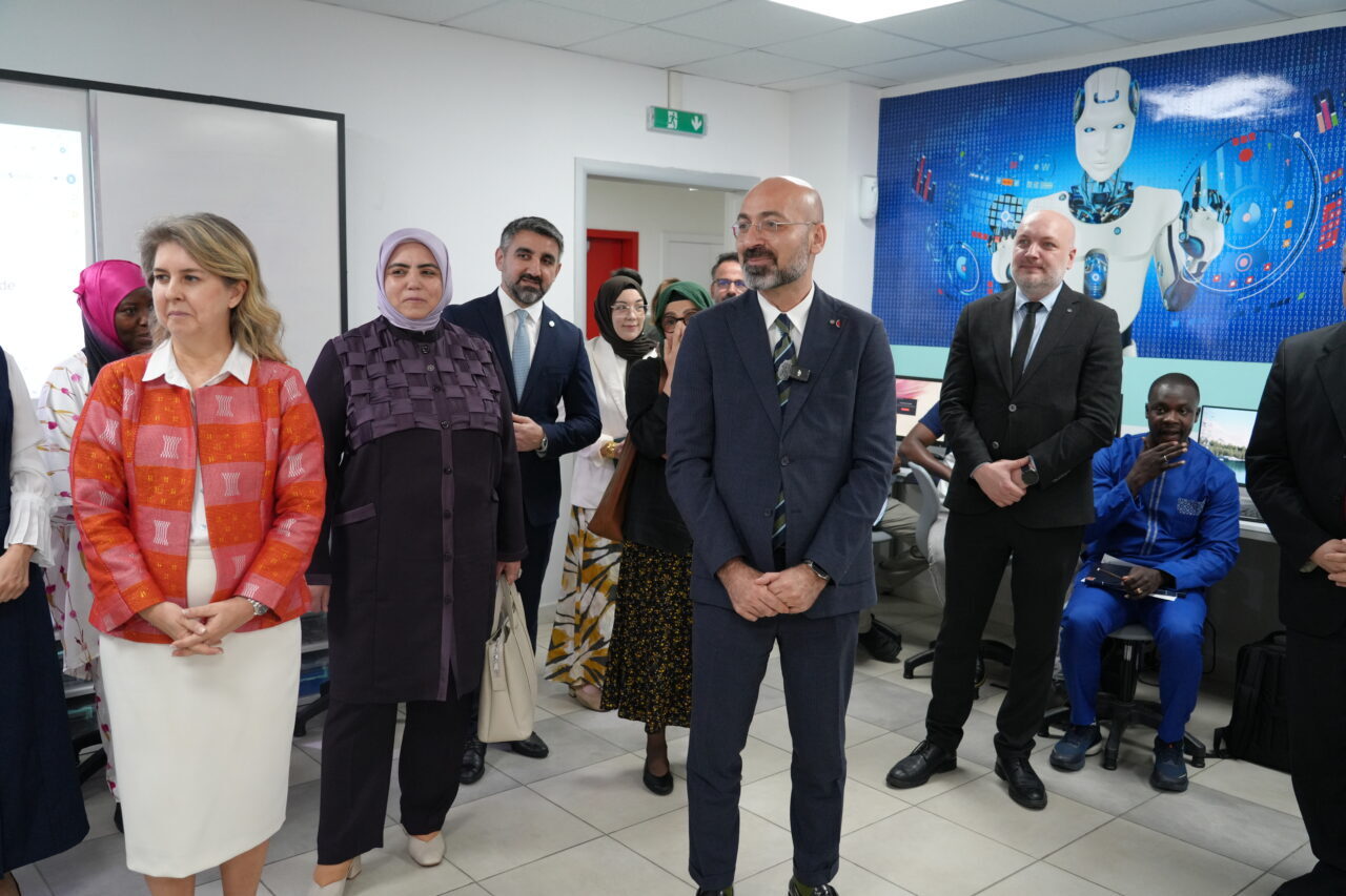 ABUJA (AA) – Türkiye Maarif Vakfı (TMV), Fildişi Sahili'nde Afrika