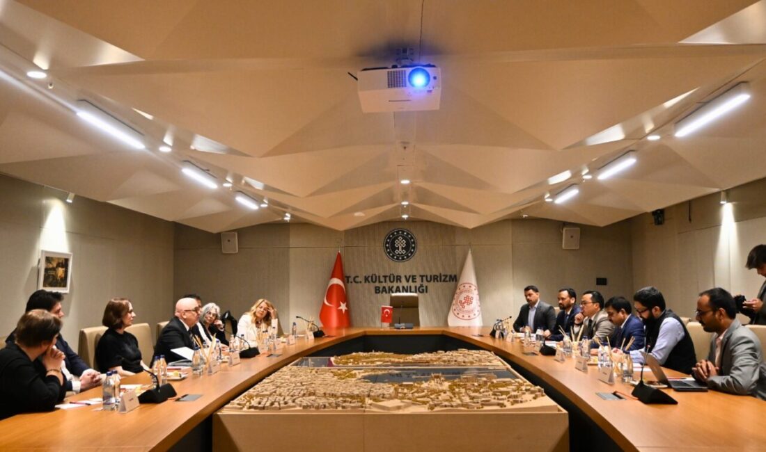 İSTANBUL (AA) – "Hindistan-Türkiye İş Yuvarlak Masa Toplantısı"nda iki ülke