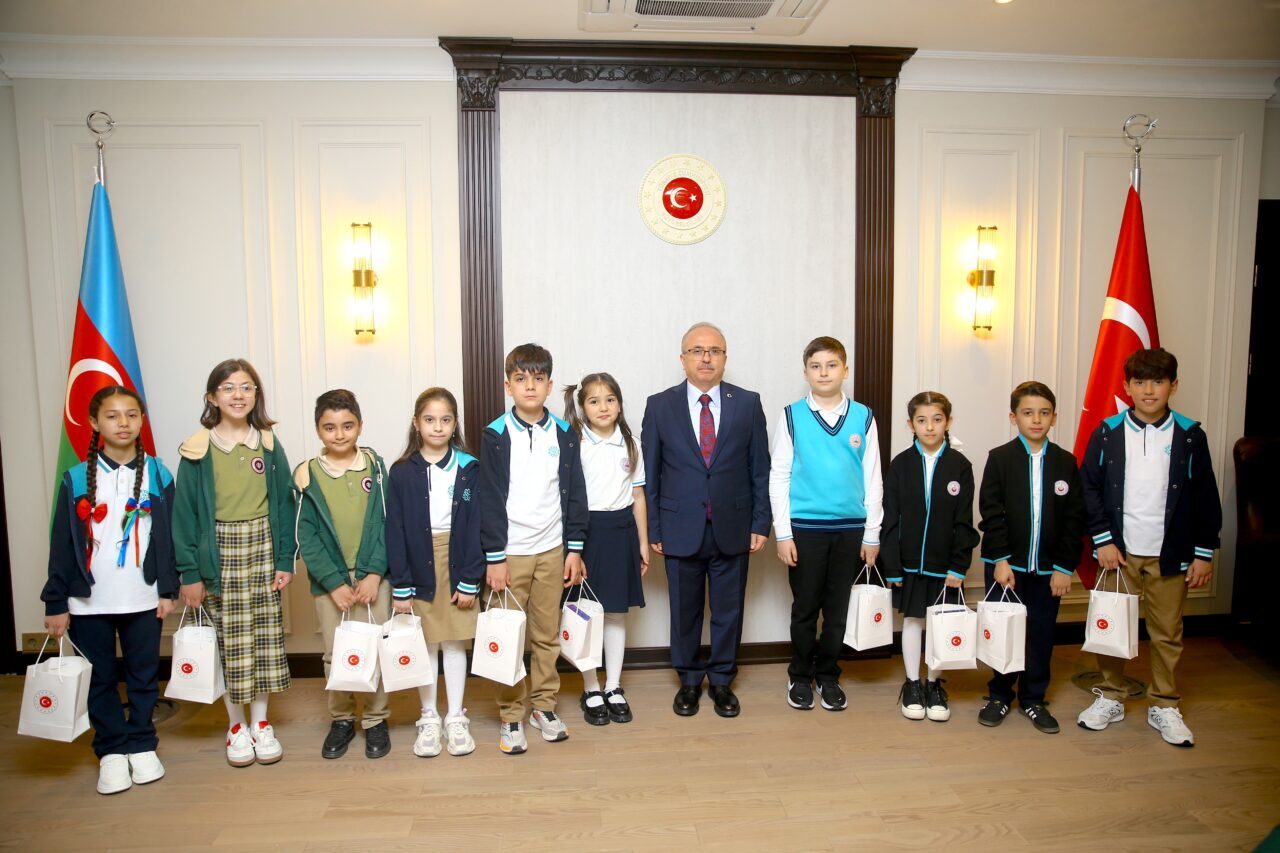 BAKÜ (AA) – Türkiye'nin Bakü Büyükelçisi Birol Akgün, 23 Nisan