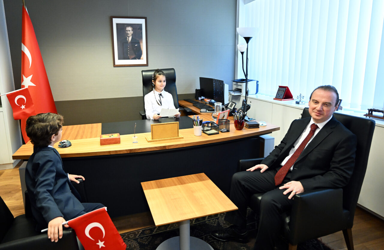 BRÜKSEL (AA) – Türkiye'nin Brüksel Büyükelçiliğinde ​23 Nisan Ulusal Egemenlik