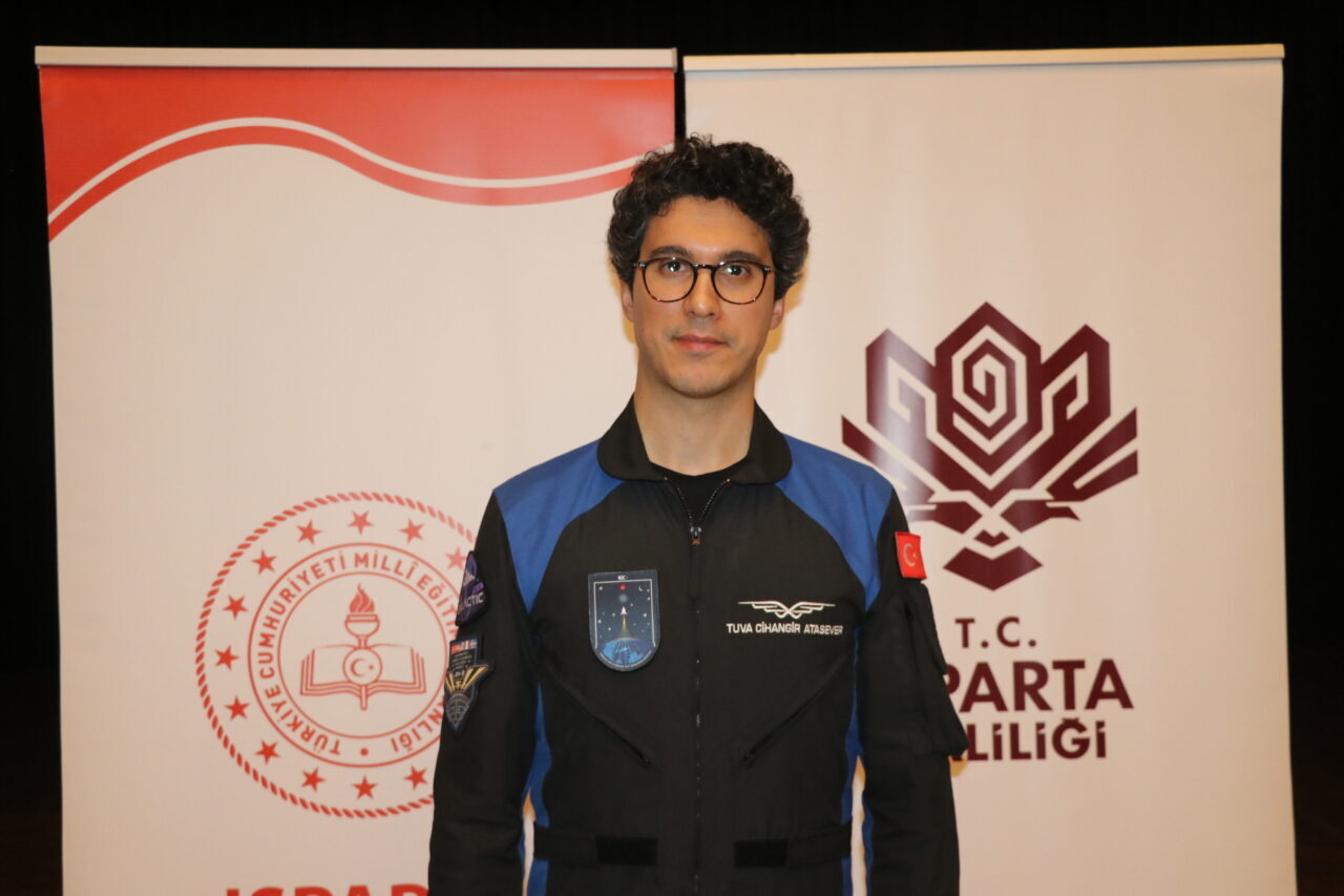 - "İnsanlığın kaçınılmaz macerası, kaçınılmaz kaderi olan uzayda, derin uzayda