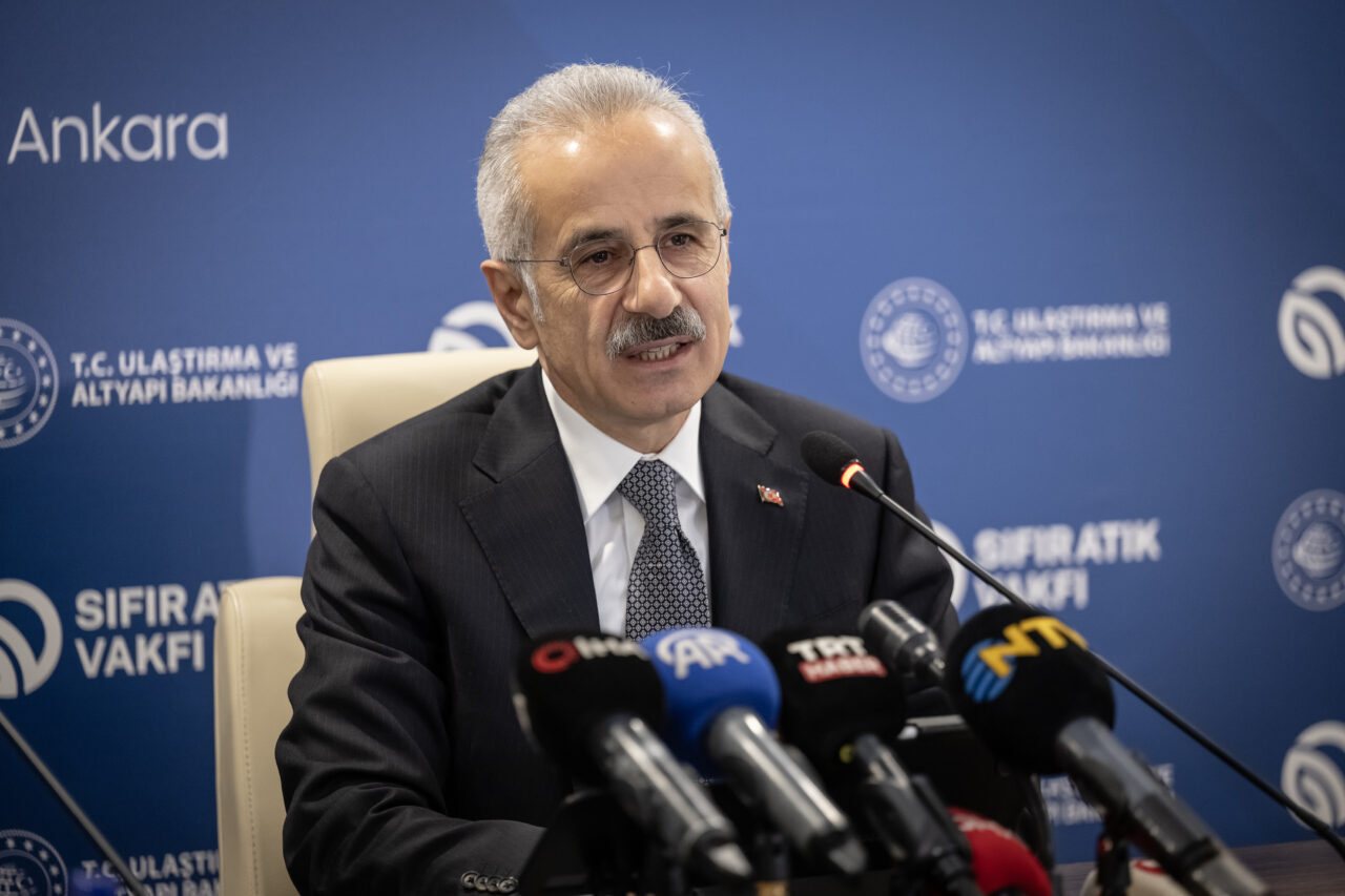- Ulaştırma ve Altyapı Bakanı Abdulkadir Uraloğlu:
- "Protokol, ulaştırma ve