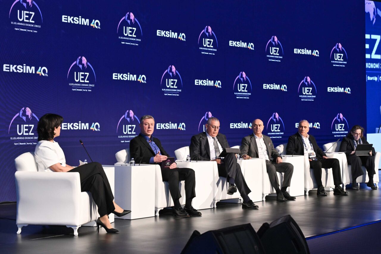 - Kibar Holding CEO'su Haluk Kayabaşı:
- "Küresel tedarik zinciri farklı