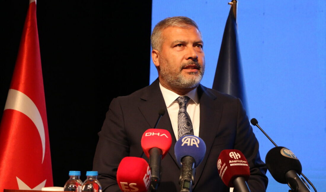 - Zirveye çevrim içi katılan Cumhurbaşkanı Yardımcısı Cevdet Yılmaz:
- "Yapay