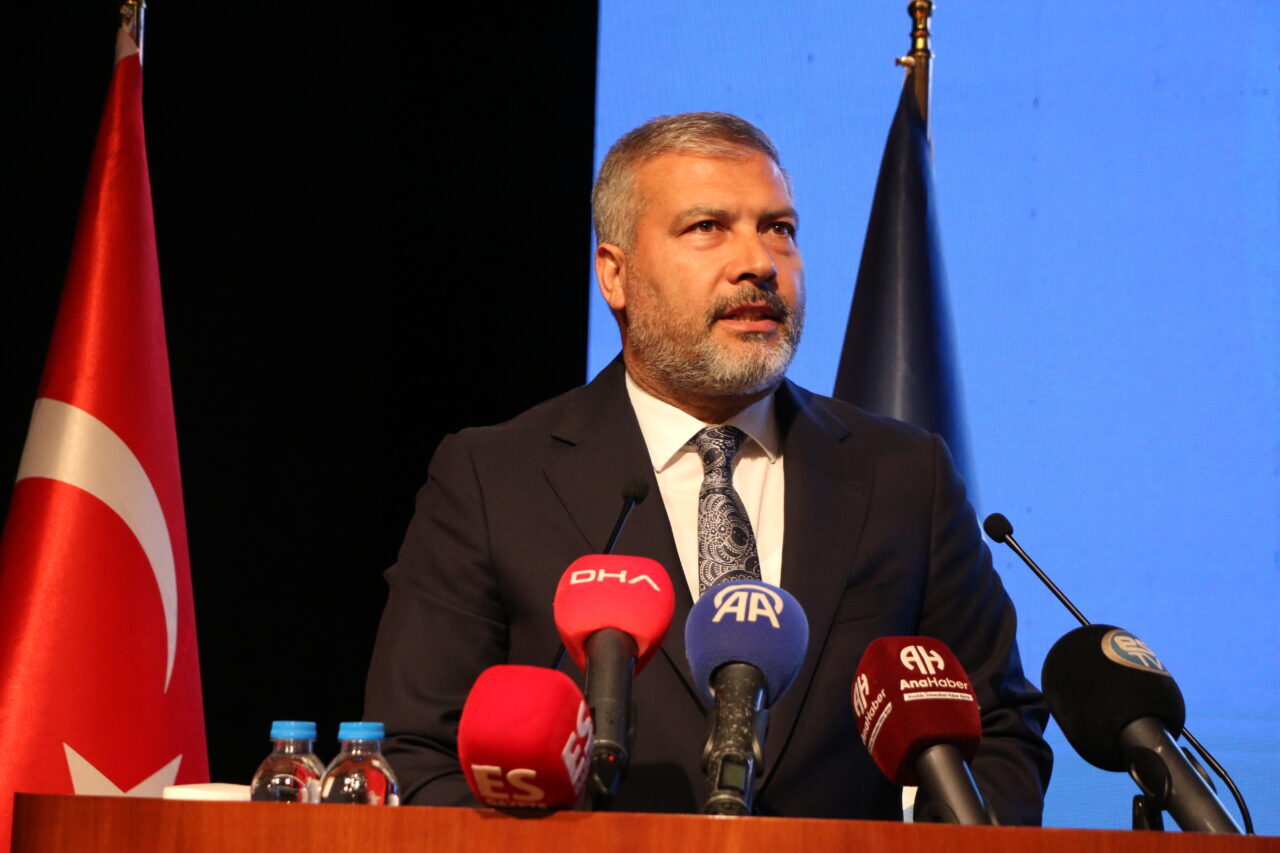 - Zirveye çevrim içi katılan Cumhurbaşkanı Yardımcısı Cevdet Yılmaz:
- "Yapay