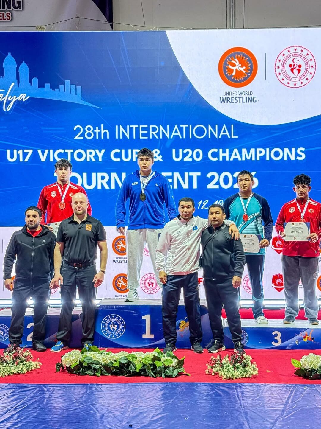 - Kadınlarda 2'nci, serbest ve grekoromen stillerde 3'üncü olan Türkiye'nin