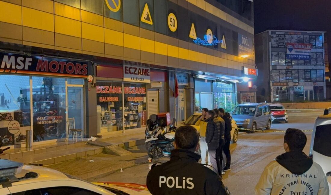 İSTANBUL (AA) – Ümraniye'de bir iş yerine uzun namlulu silahla