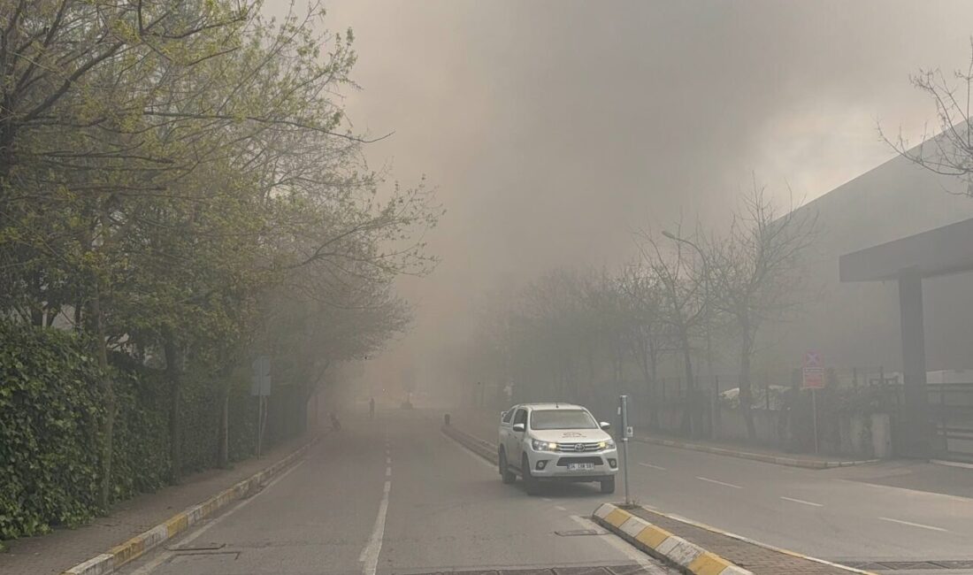 İSTANBUL (AA) – Ümraniye'de, bir iş yerinde çıkan yangına itfaiye