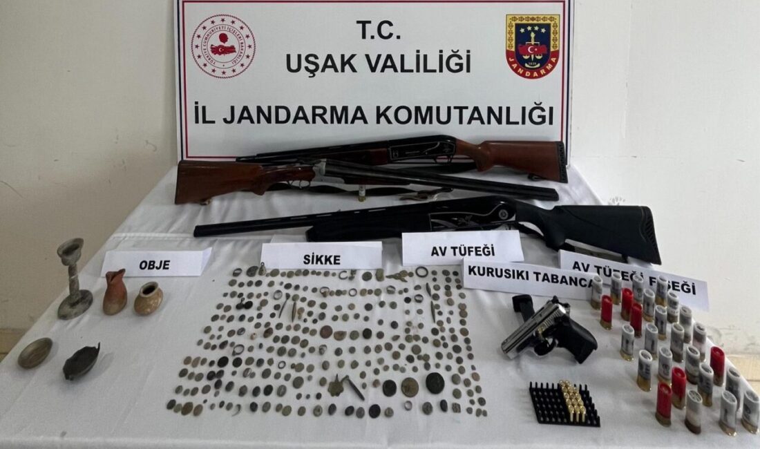 UŞAK (AA) – Uşak'ın Eşme ilçesinde bir evde farklı dönemlere