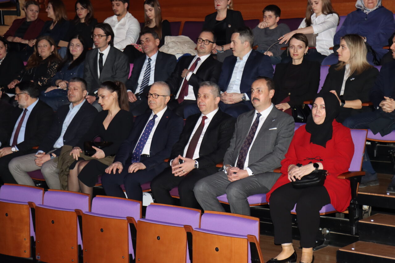 ÜSKÜP (AA) – Kuzey Makedonya'nın başkenti Üsküp'te "Makedonya Dünya Kardeşliği"