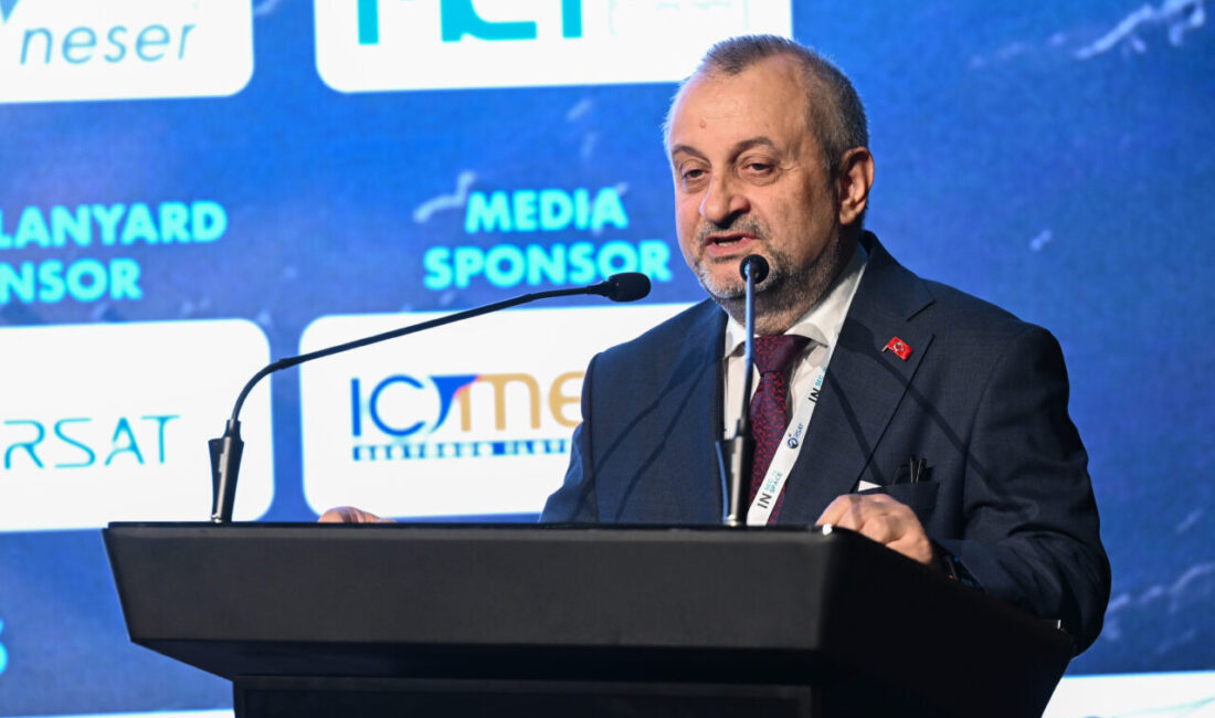 - TÜRKSAT Genel Müdürü Ahmet Hamdi Atalay:
- "Türksat 7A geliyor,