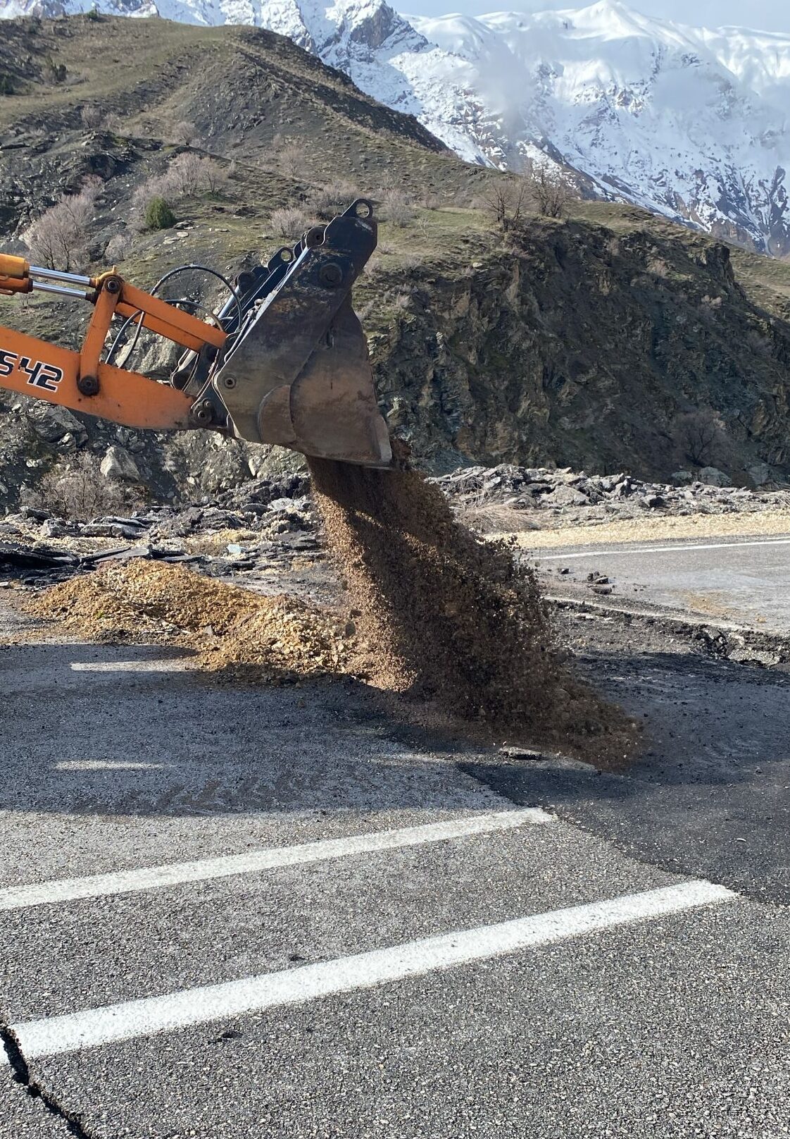 VAN (AA) – Van, Bitlis ve Muş'ta kar nedeniyle 147