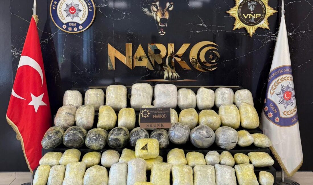 VAN (AA) – Van'ın Gevaş ilçesinde 74 kilo 320 gram