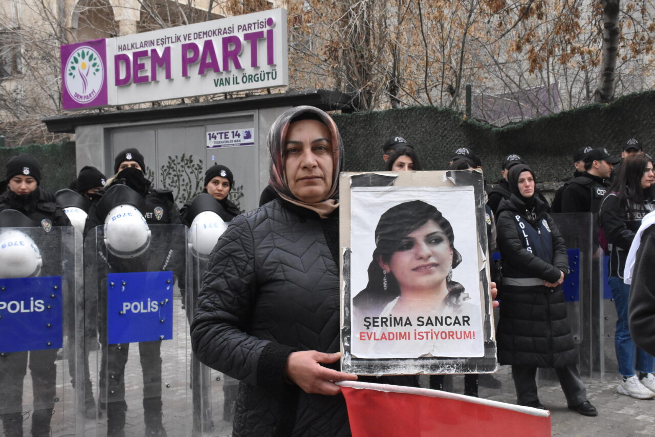 VAN (AA) – Van'da çocukları terör örgütü PKK tarafından dağa