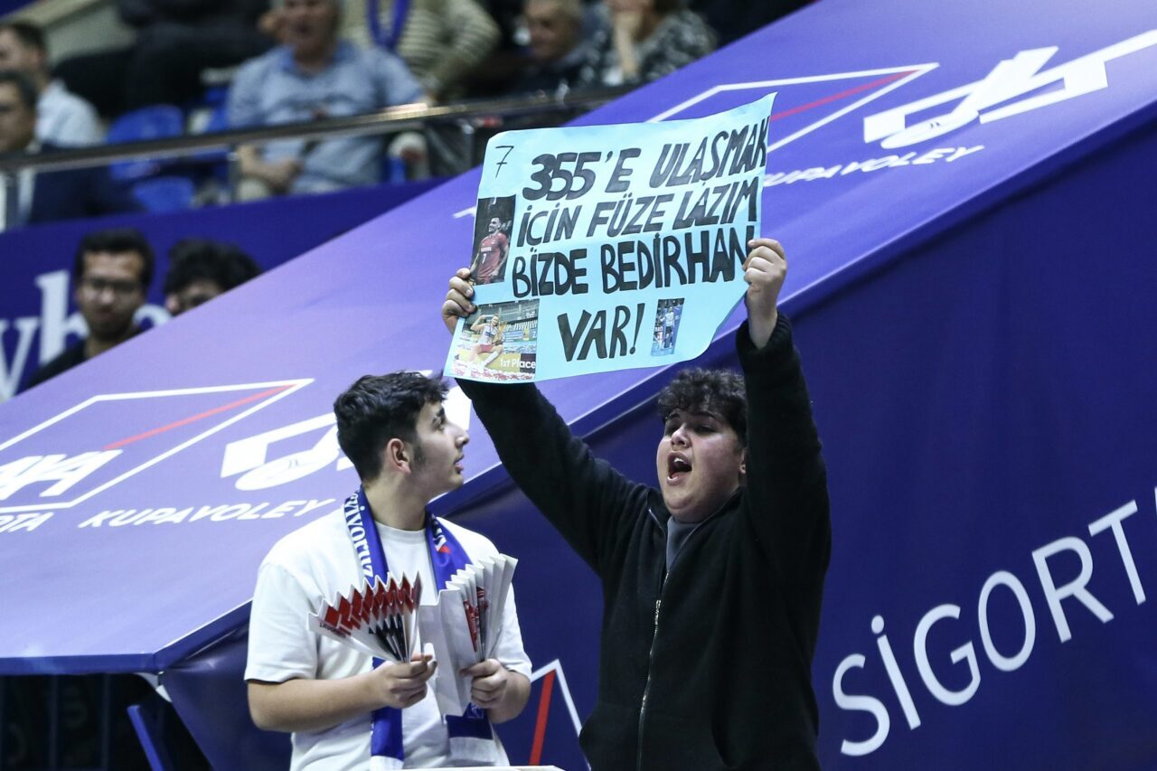 - Ziraat Bankkart: 3 İstanbul Gençlikspor: 1
- Kupada ilk finalist